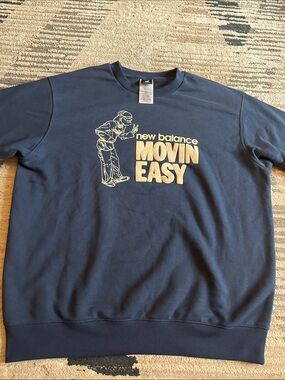 New Balance Navy Crewneck with Cream 'MOVIN EASY' Graphic Large
